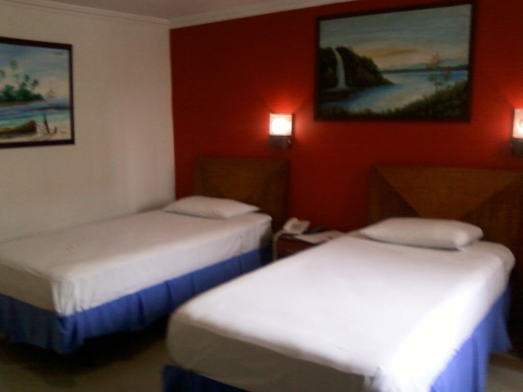 Charthon Inn Μπαρρανκίγια Δωμάτιο φωτογραφία